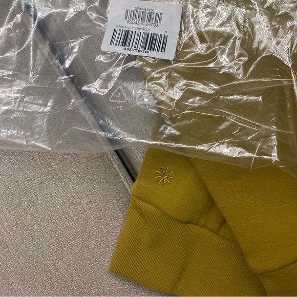 *SOLD* NWT Athleta Retroplush Revival Crewneck Sweatshirt - Picture 11 of 11